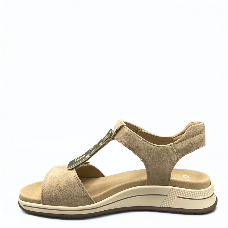 Ara Samtchevro - 1234804 - Sand
