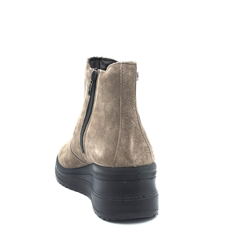 Enval D. Ronda - 2760233 - Fango